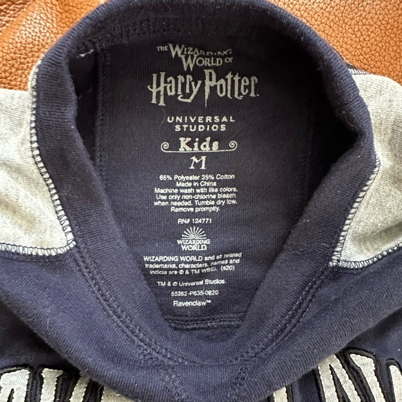 Ravenclaw Universal Studios Harry Potter Sweater Medium - Picture 3 of 4